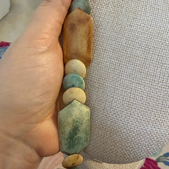 Handcrafted Multicolor Beaded Necklace - Picture 4 of 6